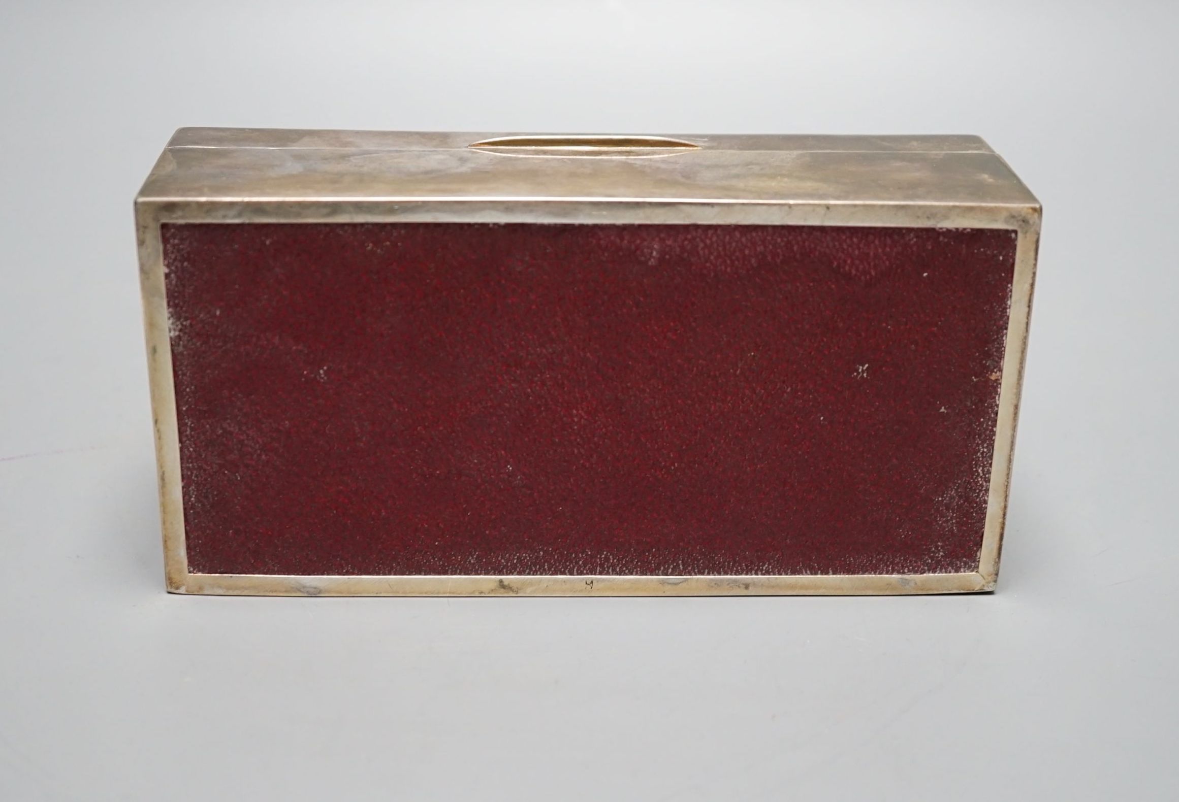 A George V silver mounted rectangular cigarette box, Birmingham, 1922, 18.6cm.